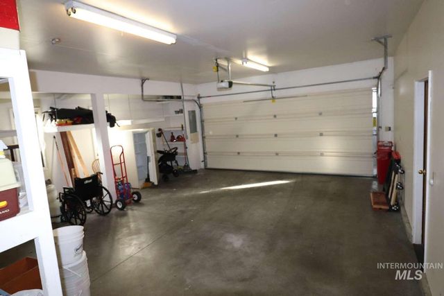 2300 W Aspen Cove Dr, Meridian, ID 83642