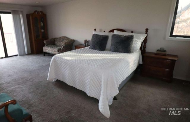 2300 W Aspen Cove Dr, Meridian, ID 83642