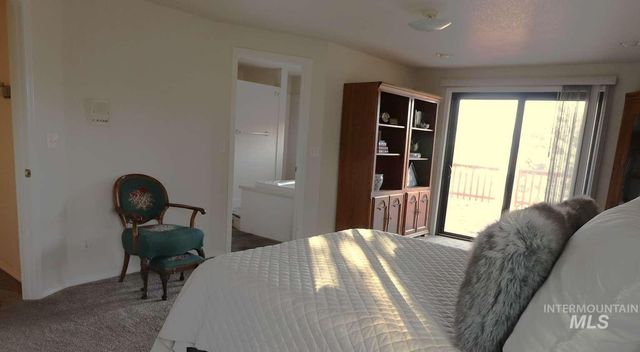 2300 W Aspen Cove Dr, Meridian, ID 83642