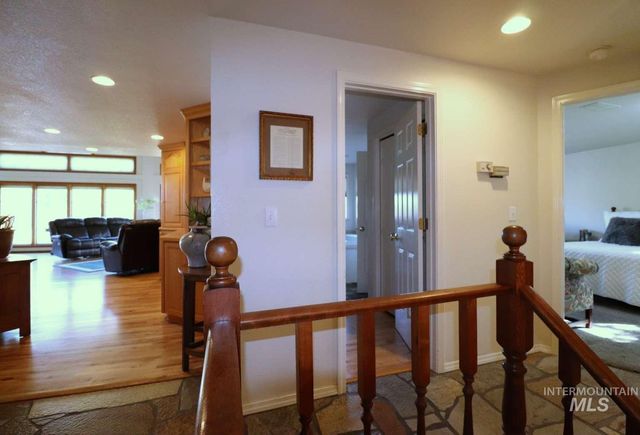 2300 W Aspen Cove Dr, Meridian, ID 83642