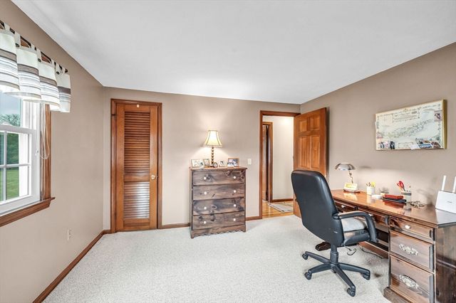 16 Brentwood Dr, Wilbraham, MA 01095