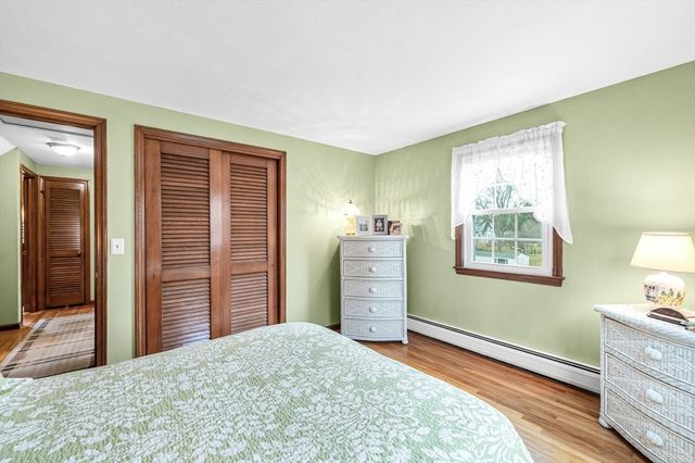 16 Brentwood Dr, Wilbraham, MA 01095