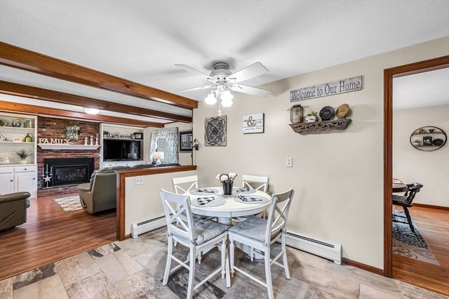 16 Brentwood Dr, Wilbraham, MA 01095