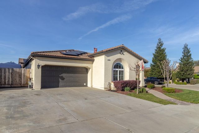 7470 E Fedora Avenue, Fresno, CA 93737