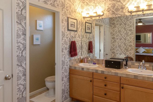 7470 E Fedora Avenue, Fresno, CA 93737