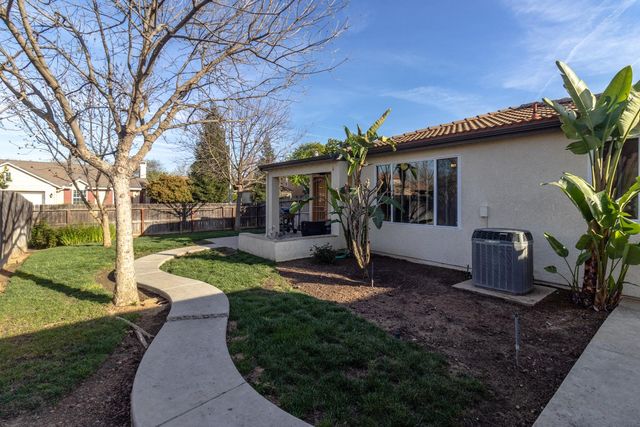 7470 E Fedora Avenue, Fresno, CA 93737