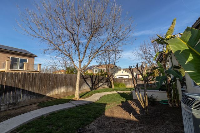 7470 E Fedora Avenue, Fresno, CA 93737