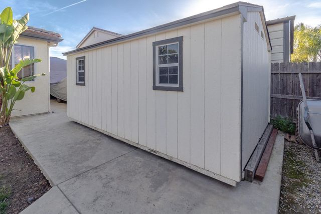 7470 E Fedora Avenue, Fresno, CA 93737