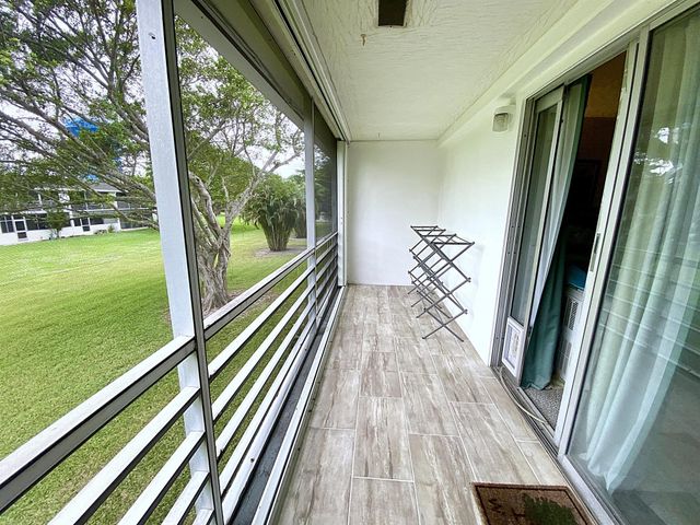 384 Tilford R, Deerfield Beach, FL 33442