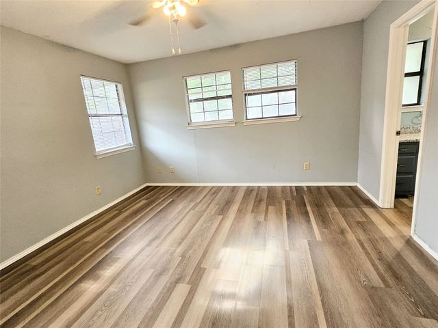 1124 Kathy Lane, Lewisville, TX 75067