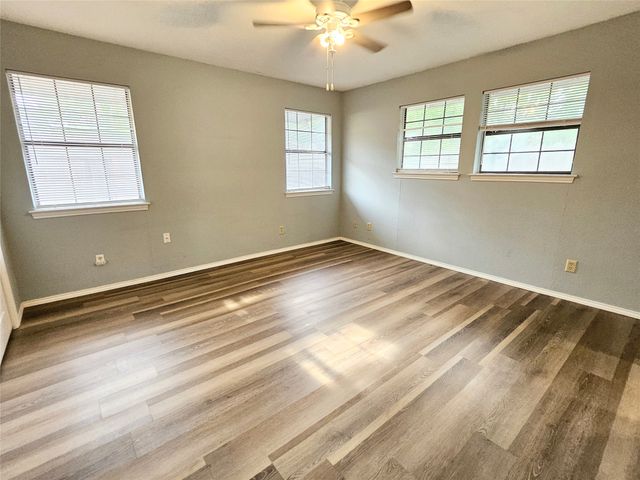 1124 Kathy Lane, Lewisville, TX 75067