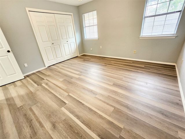 1124 Kathy Lane, Lewisville, TX 75067