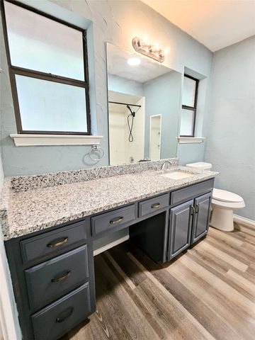 1124 Kathy Lane, Lewisville, TX 75067