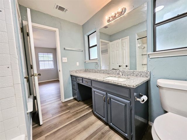 1124 Kathy Lane, Lewisville, TX 75067