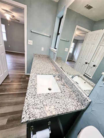 1124 Kathy Lane, Lewisville, TX 75067