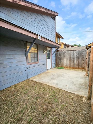 1124 Kathy Lane, Lewisville, TX 75067