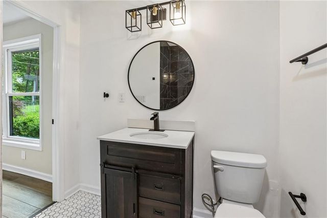 5555 Mason Road, Atlanta, GA 30349