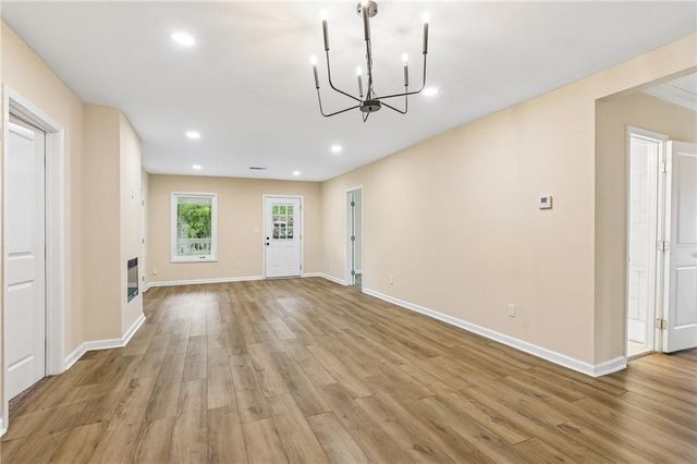 5555 Mason Road, Atlanta, GA 30349