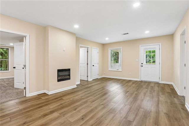 5555 Mason Road, Atlanta, GA 30349