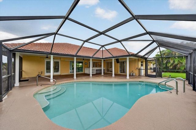 100 MATISSE CIRCLE W, Nokomis, FL 34275
