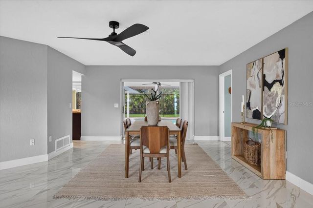 100 MATISSE CIRCLE W, Nokomis, FL 34275