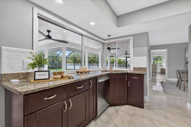 100 MATISSE CIRCLE W, Nokomis, FL 34275