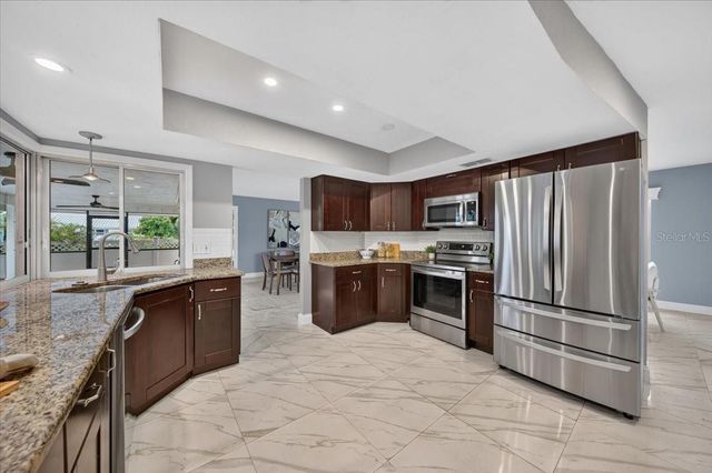 100 MATISSE CIRCLE W, Nokomis, FL 34275