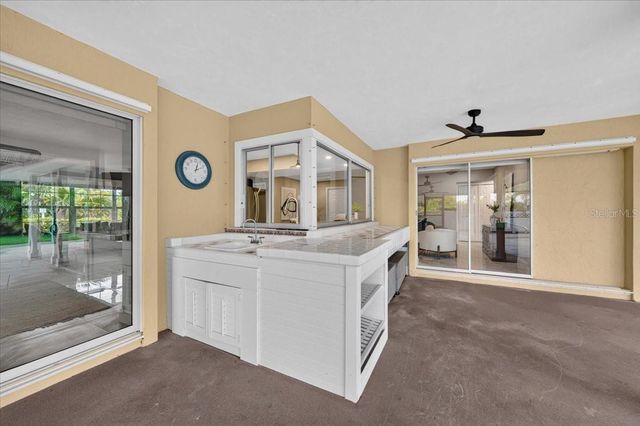 100 MATISSE CIRCLE W, Nokomis, FL 34275