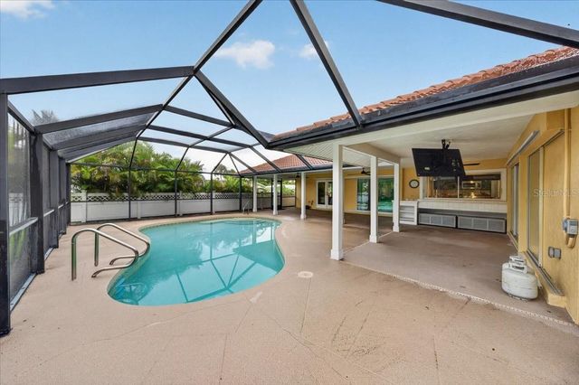 100 MATISSE CIRCLE W, Nokomis, FL 34275