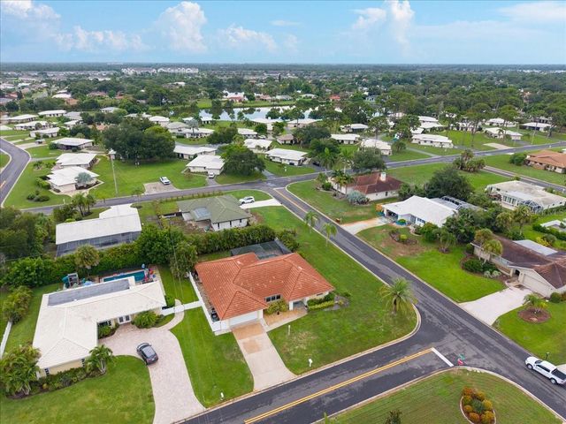 100 MATISSE CIRCLE W, Nokomis, FL 34275