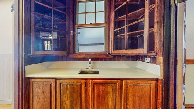 36 Dexter Rd, Newton, MA 02460