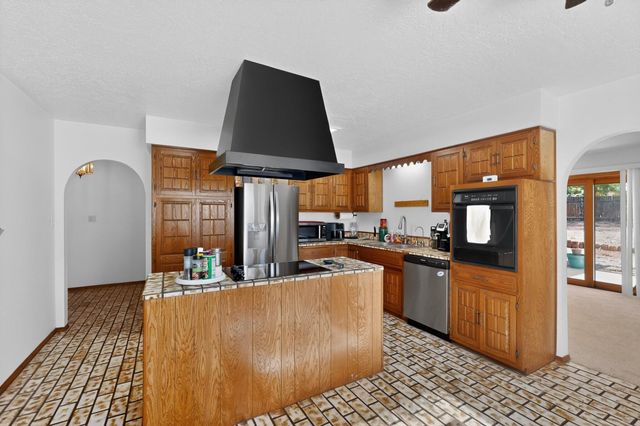 3701 Torrey Pines Road SE, Rio Rancho, NM 87124