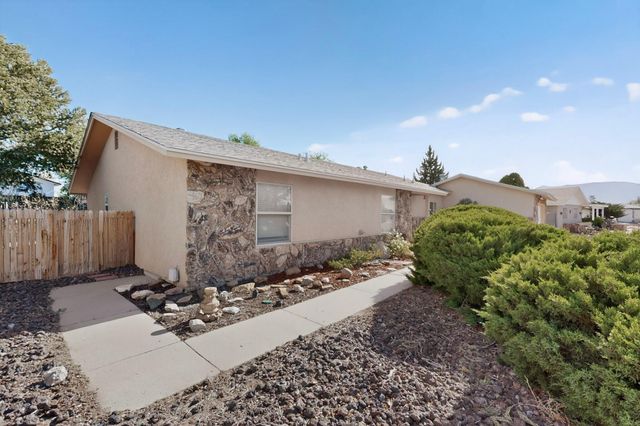 3701 Torrey Pines Road SE, Rio Rancho, NM 87124