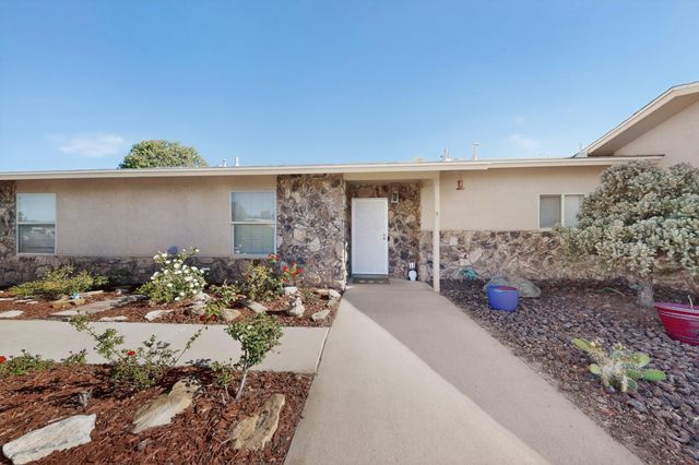 3701 Torrey Pines Road SE, Rio Rancho, NM 87124