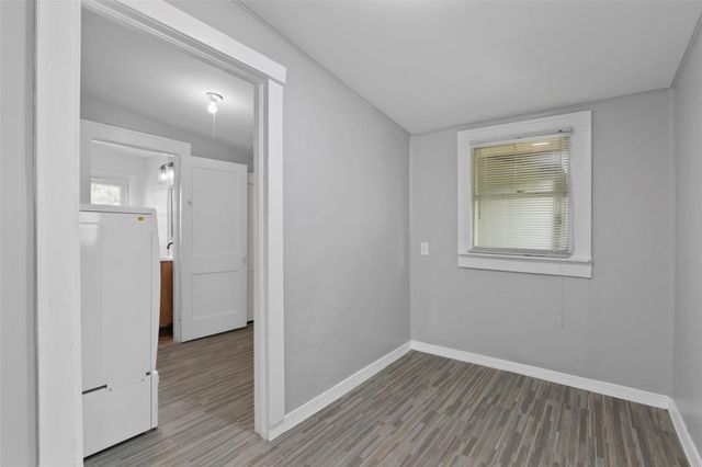 2821 Gladstone Drive, Dallas, TX 75211
