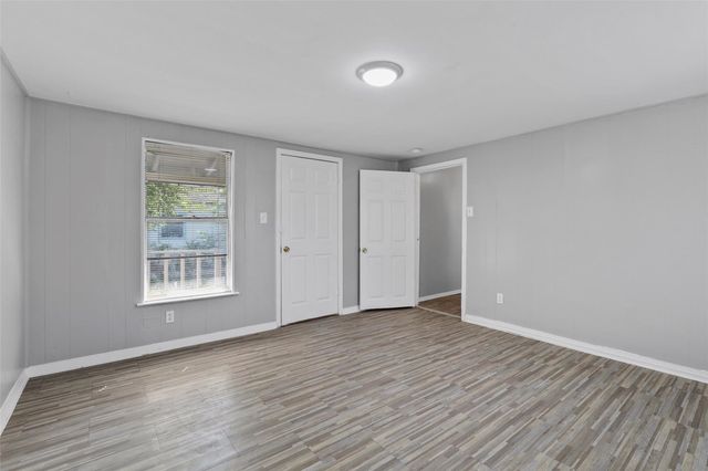 2821 Gladstone Drive, Dallas, TX 75211