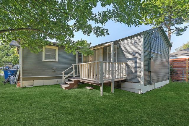 2821 Gladstone Drive, Dallas, TX 75211