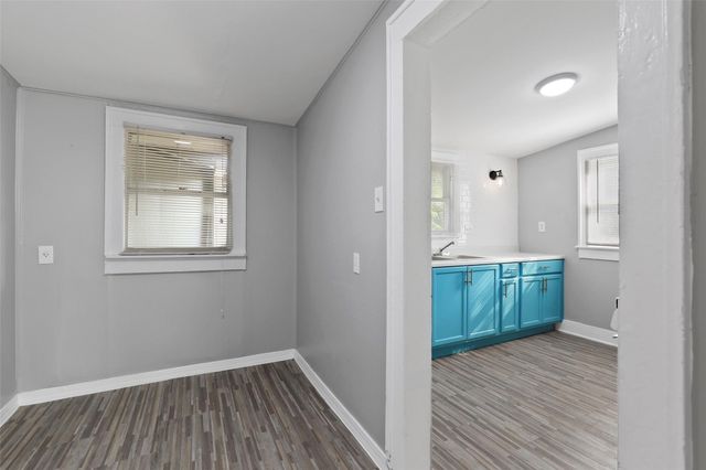 2821 Gladstone Drive, Dallas, TX 75211