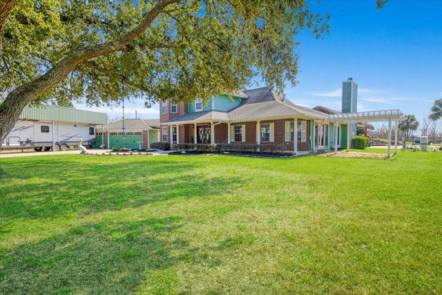 2203 Lomax Dr, La Porte, TX 77571