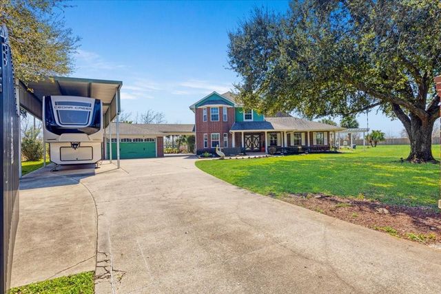 2203 Lomax Dr, La Porte, TX 77571