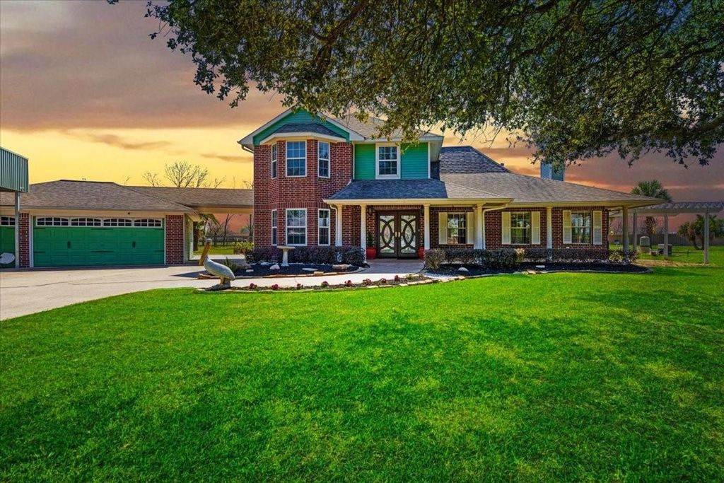 2203 Lomax Dr, La Porte, TX 77571