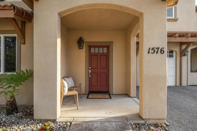 1576 Heritage Lane, Santa Cruz, CA 95062