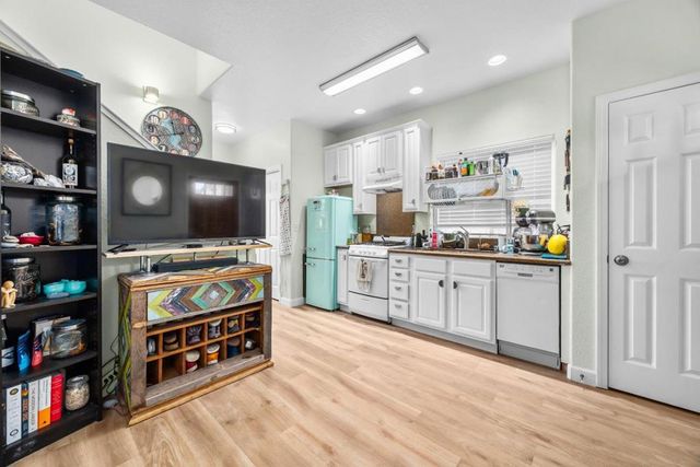 1576 Heritage Lane, Santa Cruz, CA 95062