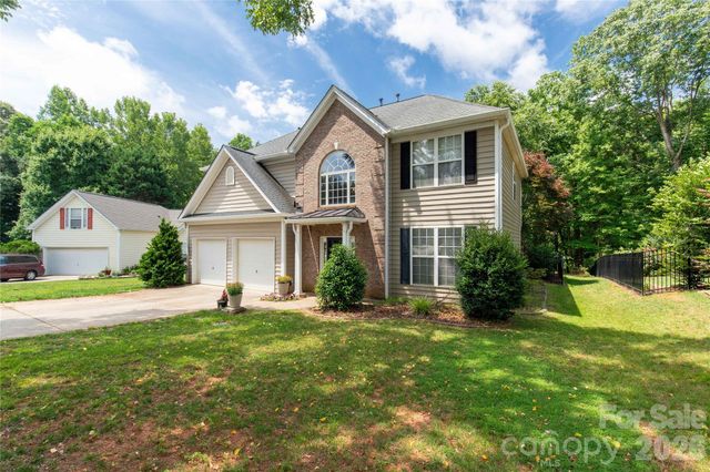 1126 W Arrow Lake Court, Lancaster, SC 29720