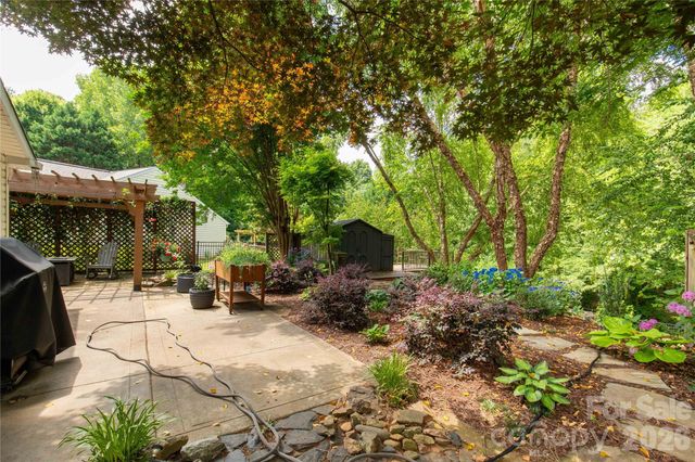 1126 W Arrow Lake Court, Lancaster, SC 29720