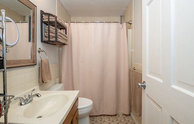 96 Derby Street 1, Salem, MA 01970