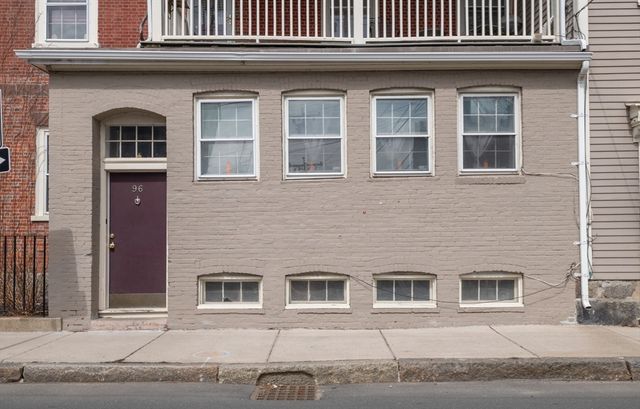 96 Derby Street 1, Salem, MA 01970