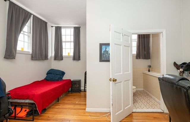 96 Derby Street 1, Salem, MA 01970