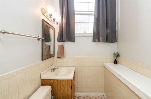 96 Derby Street 1, Salem, MA 01970