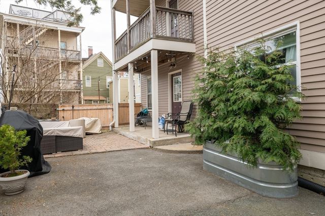 96 Derby Street 1, Salem, MA 01970